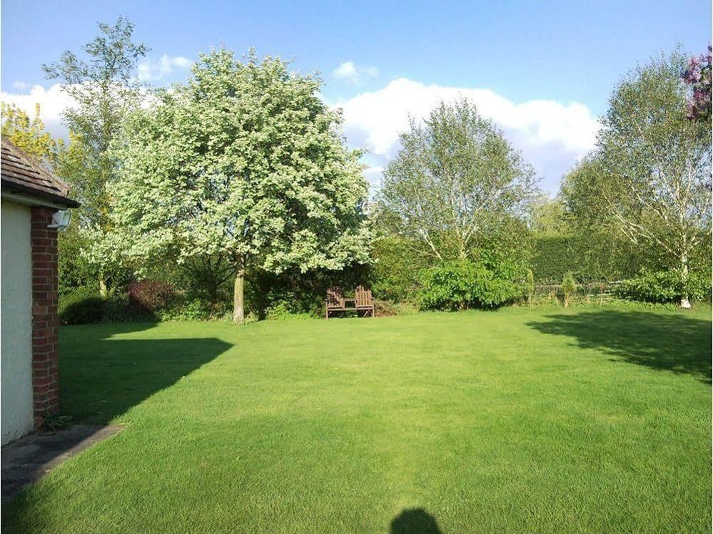 Latchmead Bed & Breakfast Stansted Mountfitchet Extérieur photo